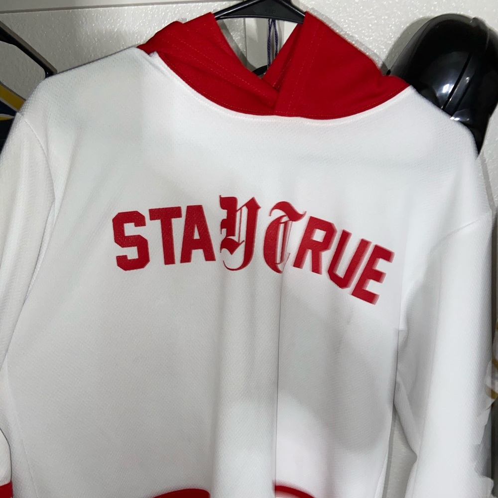 Stay true hoodie